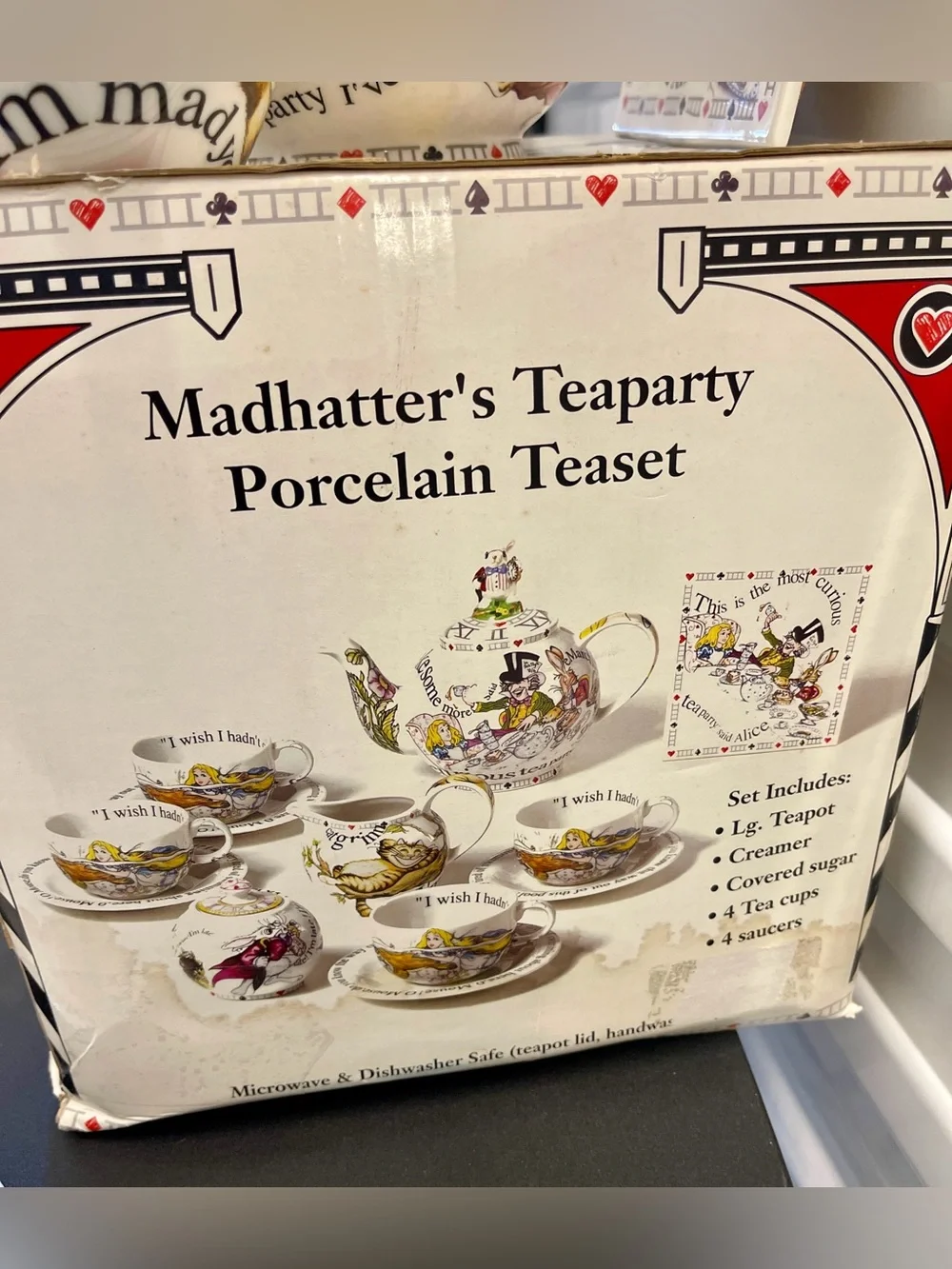 Paul Cardew Alice in Wonderland 12pc Tea Set For 4 Boxed